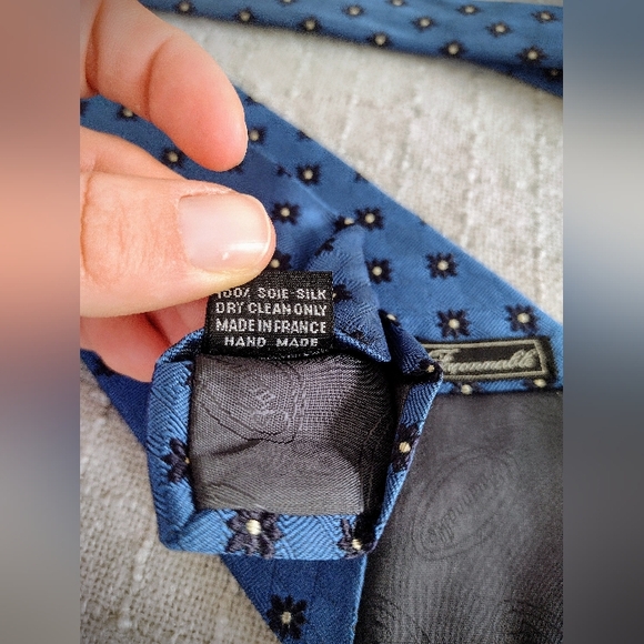 Like New Vintage 90's Faconnable Blue Necktie, Made in France, 100% Silk - Picture 8 of 8